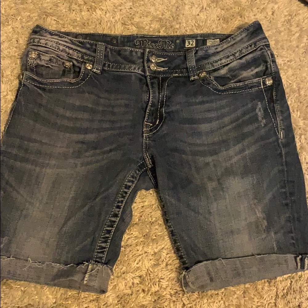 Miss Me Jean Shorts size 32 Bermuda style